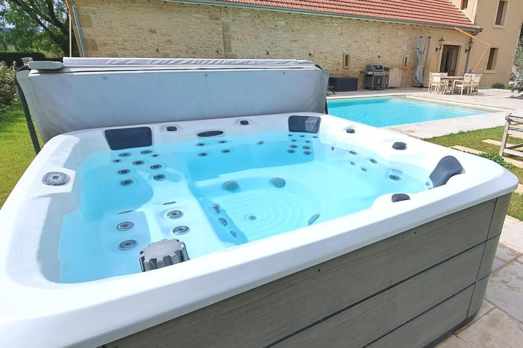 Guardian House Of Chateau Monteil With Heated Pool And Jacuzzi Villa Calviac-en-Perigord Dış mekan fotoğraf